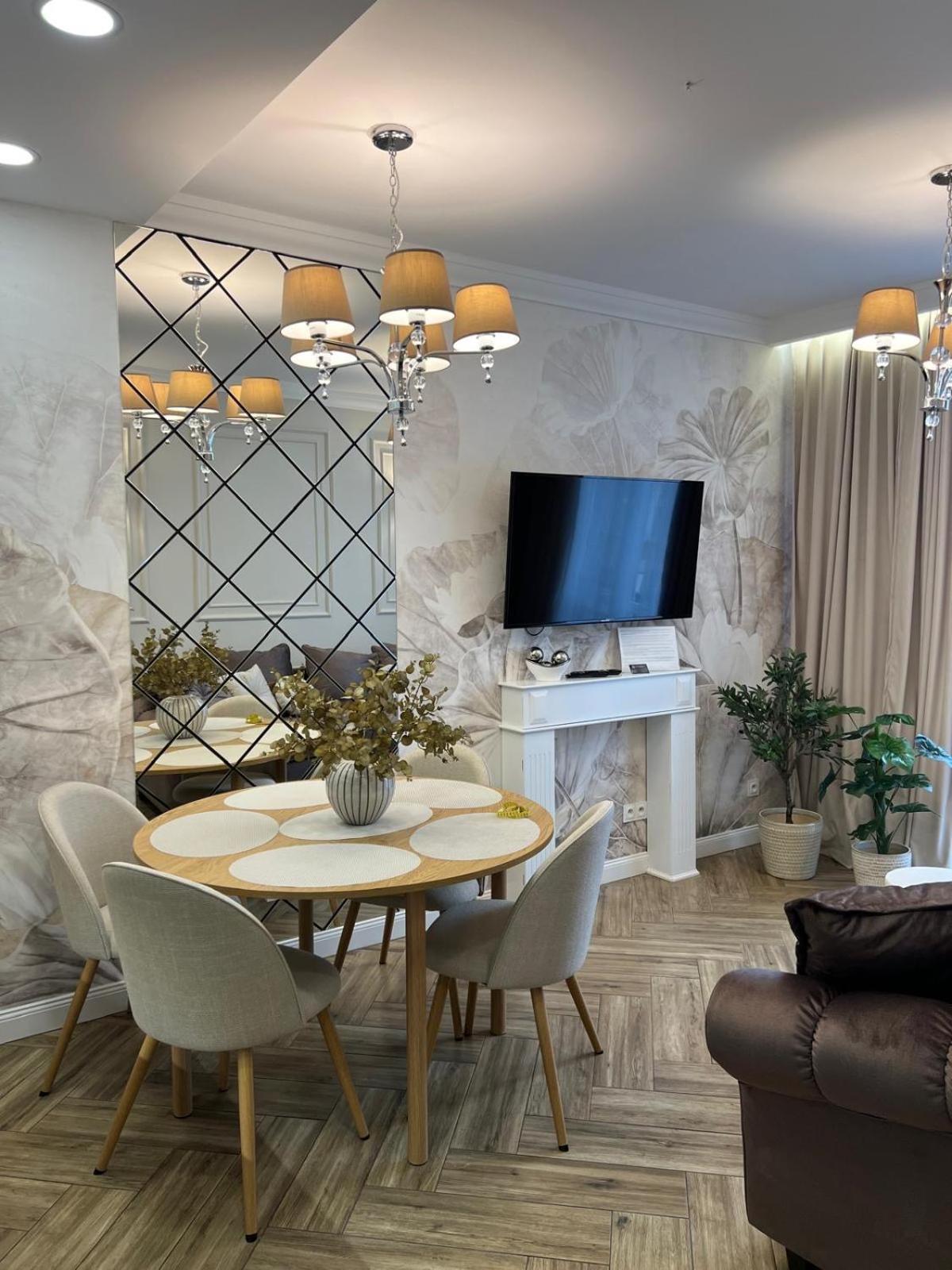 Family & Business Sauna Apartments Plac Wolnosci Centrum Downtow, - Piekny Apartament - 5 Bedroom With Private Sauna, Bath With Hydromassage, Parking, Catering Options Kielce Bagian luar foto
