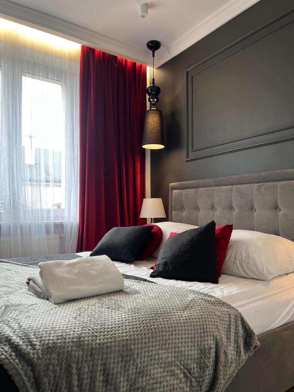 Family & Business Sauna Apartments Plac Wolnosci Centrum Downtow, - Piekny Apartament - 5 Bedroom With Private Sauna, Bath With Hydromassage, Parking, Catering Options Kielce Bagian luar foto