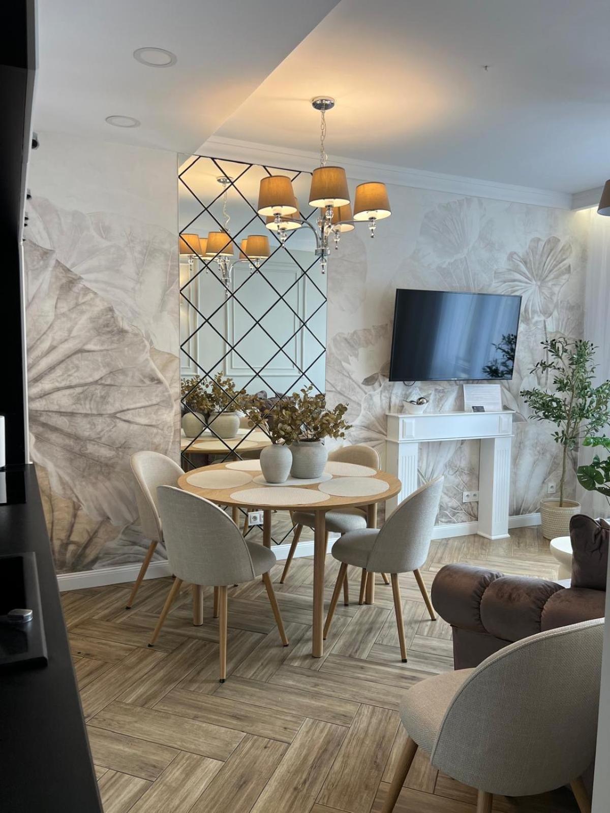 Family & Business Sauna Apartments Plac Wolnosci Centrum Downtow, - Piekny Apartament - 5 Bedroom With Private Sauna, Bath With Hydromassage, Parking, Catering Options Kielce Bagian luar foto