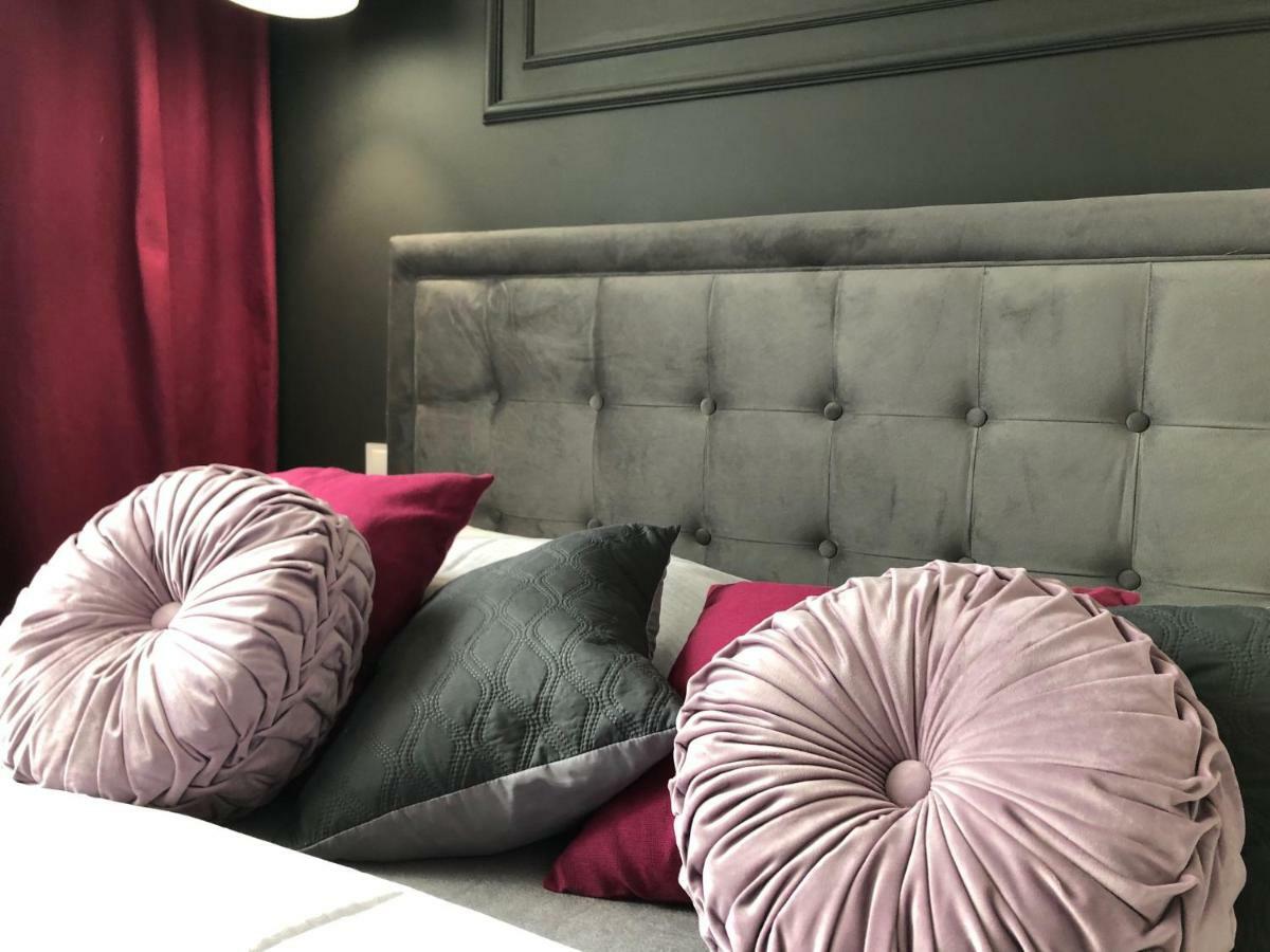 Family & Business Sauna Apartments Plac Wolnosci Centrum Downtow, - Piekny Apartament - 5 Bedroom With Private Sauna, Bath With Hydromassage, Parking, Catering Options Kielce Bagian luar foto